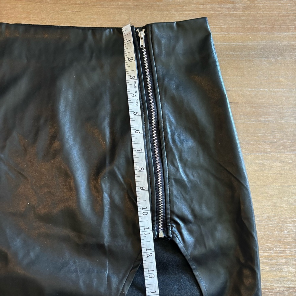 Faux Leather PU Split Hem Exposed Zipper Fitted Pencil Skirt in Black, Medium/6 - Picture 6 of 9